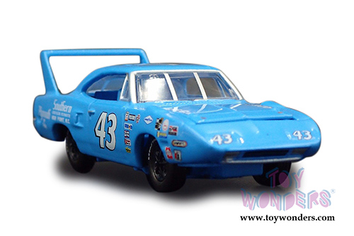 Round 2 Racing Champions Mint - Richard Petty Plymouth Superbird #43 Hard Top (1970, 1/64 scale diecast model car, Petty Blue/Red) RCSP001/24